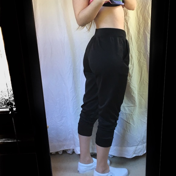 ❌SOLD❌ Abercrombie and Fitch Joggers - Picture 4 of 7